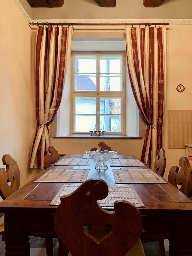 Zámek Mokrosuky Esterno foto